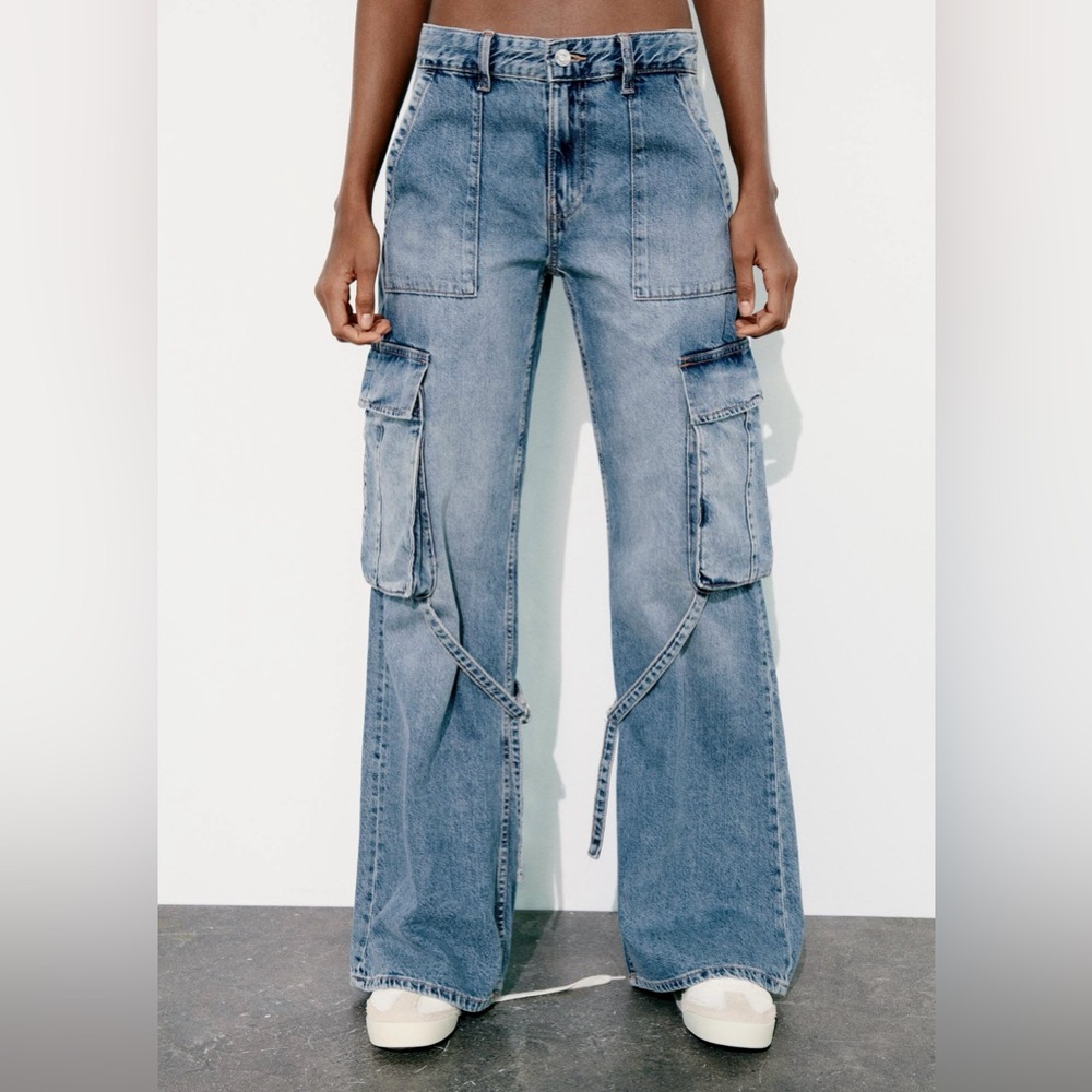 Zara Mid-Rise Cargo Jeans, Size 12. NWT